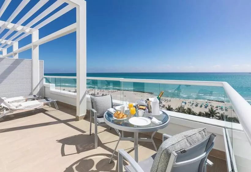 سوییت با چشمانداز دریا, The Palms Hotel & Spa