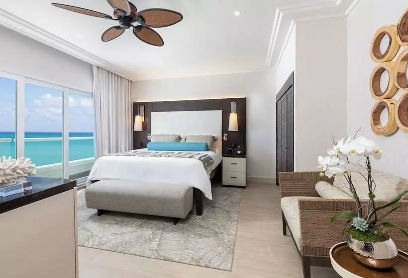 سوییت با چشمانداز دریا, The Palms Hotel & Spa