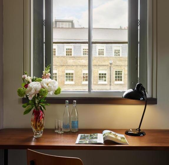 Deluxe Rum, Marrable S Farringdon