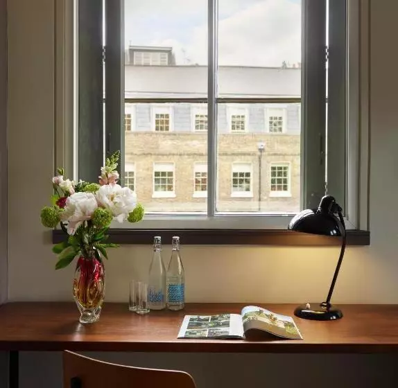 デラックスルーム, Marrable S Farringdon