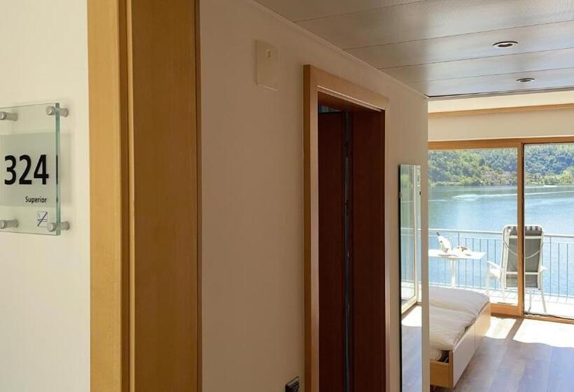 חדר סופריור, Tresa Bay