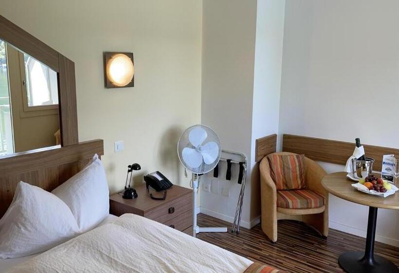 חדר סטנדרט, Tresa Bay