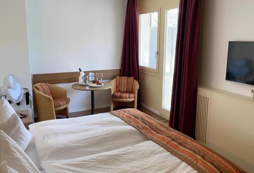 חדר סטנדרט, Tresa Bay