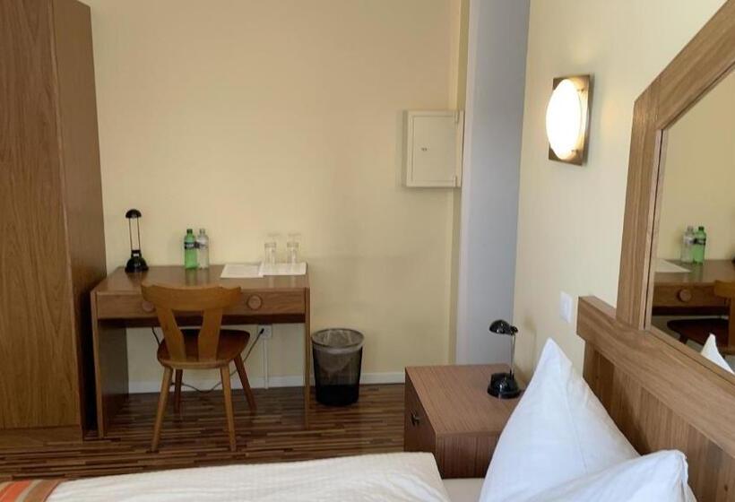 חדר סטנדרט, Tresa Bay