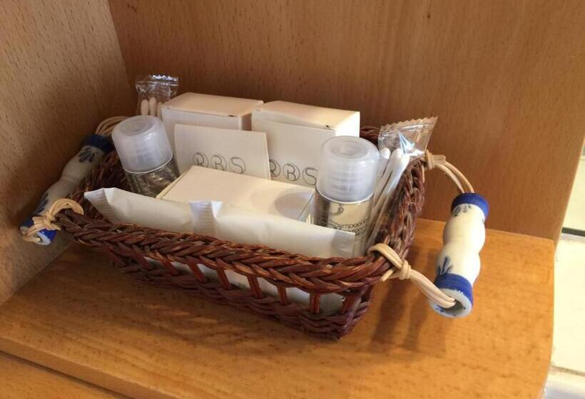 חדר סופריור, Tresa Bay