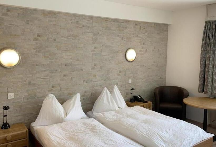 חדר סטנדרט, Tresa Bay