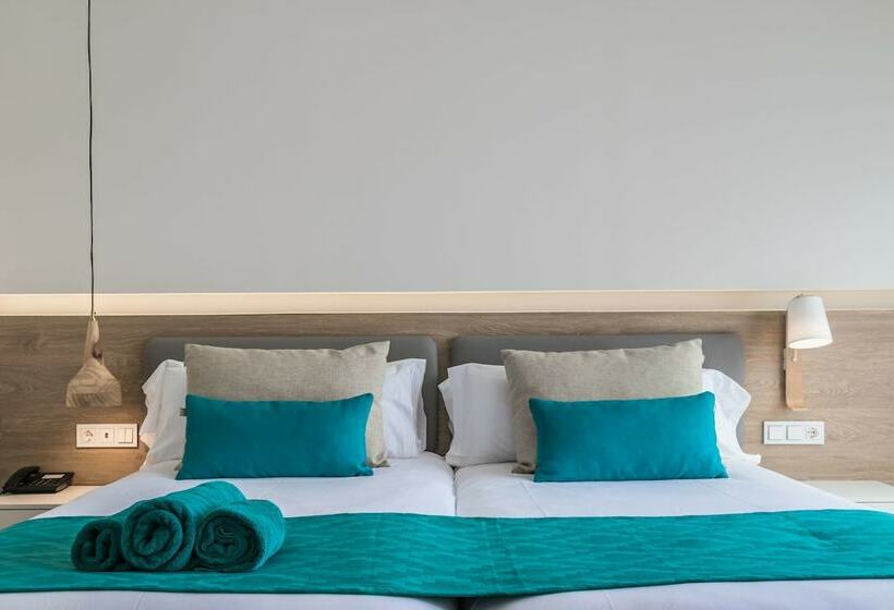 סוויטת ג'וניור עם מרפסת, Playa Park Zensation