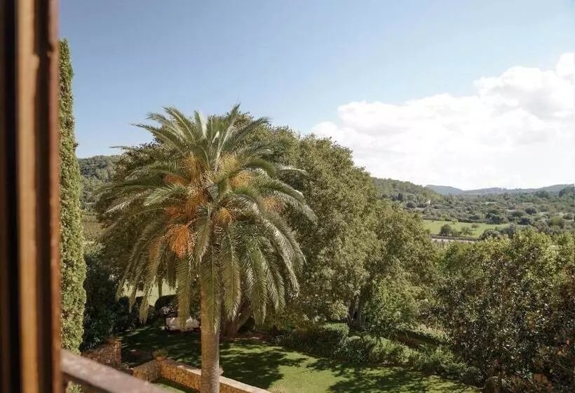 سوییت جونیور, Son Brull Hotel & Spa