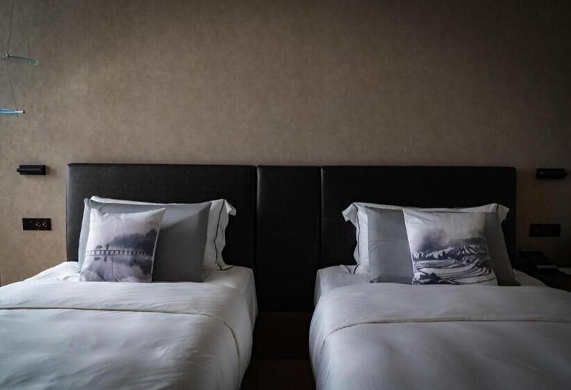 غرفة قياسية, 35