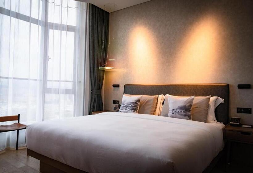 غرفة قياسية, 35