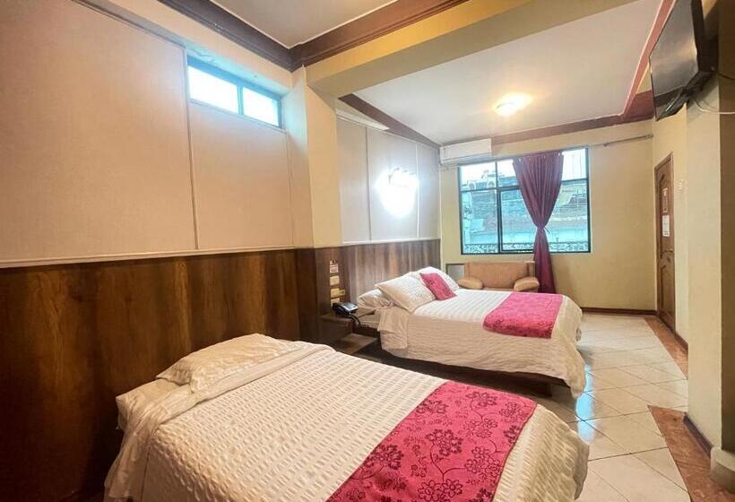 اتاق سوپریور, House Center