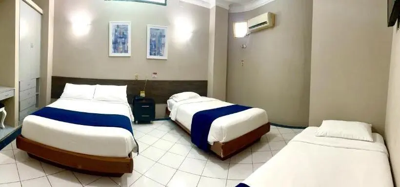 スーペリアトリプルルーム, House Center