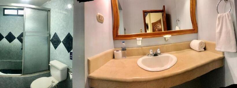 اتاق سوپریور سه تخته, House Center