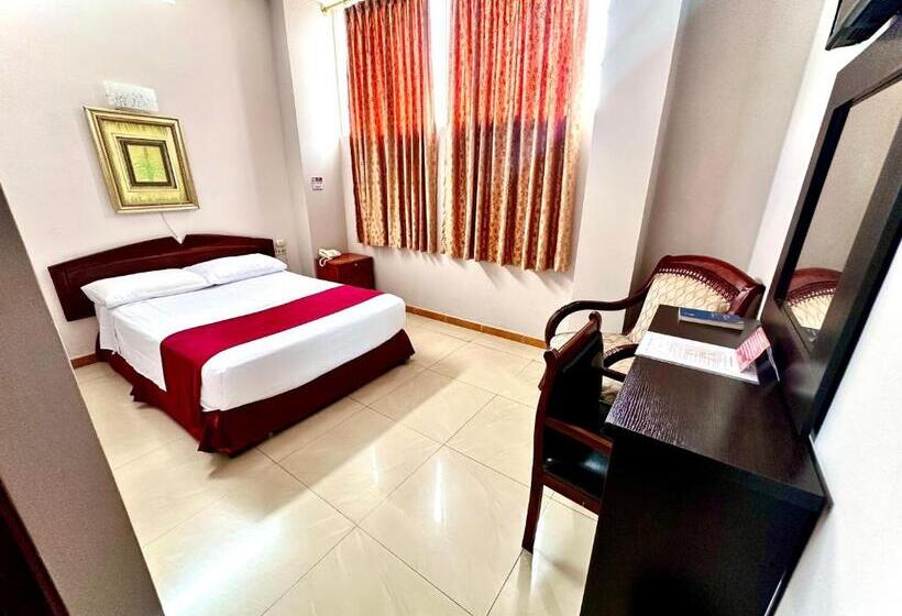 اتاق استاندارد یک نفره, House Center