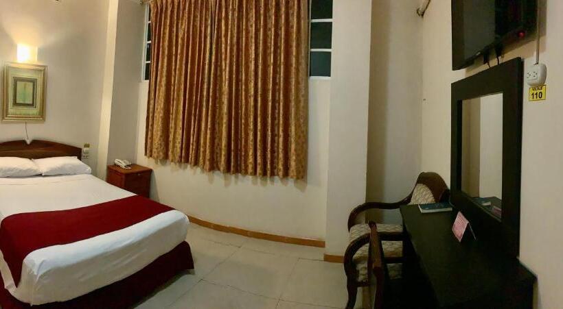 اتاق استاندارد, House Center