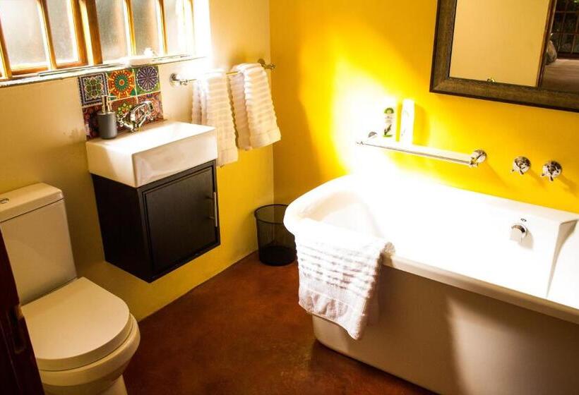 اتاق استاندارد با چشم‌انداز باغ, Hidden Gem Art Guesthouse , One Of A Kind