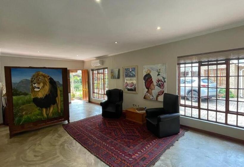 آپارتمان 1 خوابه با چشم‌انداز باغ, Hidden Gem Art Guesthouse , One Of A Kind