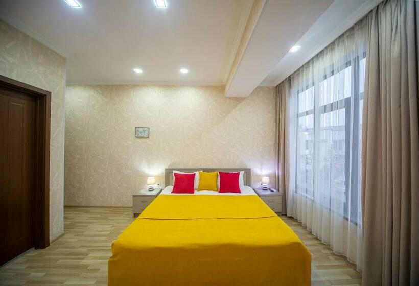 اتاق استاندارد سه تخته با بالکن, Tskaltubo Hotel Terrace