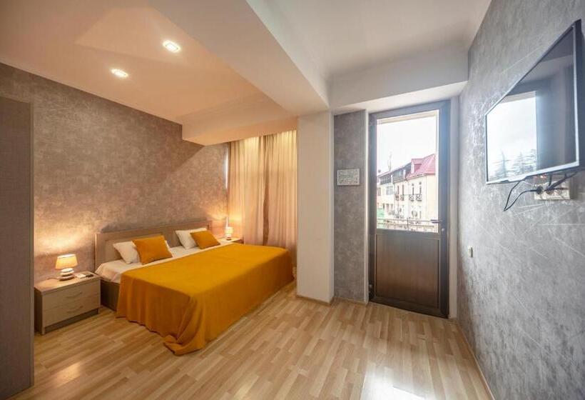 اتاق استاندارد با بالکن, Tskaltubo Hotel Terrace