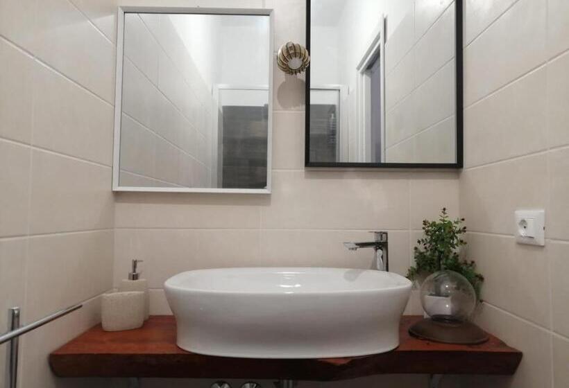 패밀리 스튜디오, Big Mama Jungle Rooms