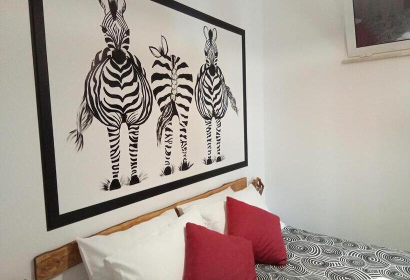 패밀리 스튜디오, Big Mama Jungle Rooms