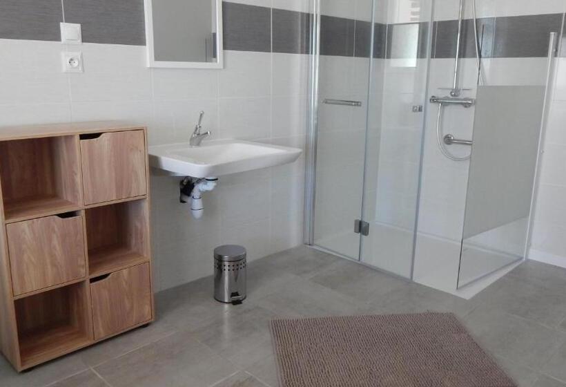 Номер Стандарт Адаптированный для Инвалидов, Les Chambres De L'escotais