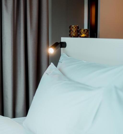 バルコニー付きスタンダードルーム, Heirloom   The Librarian