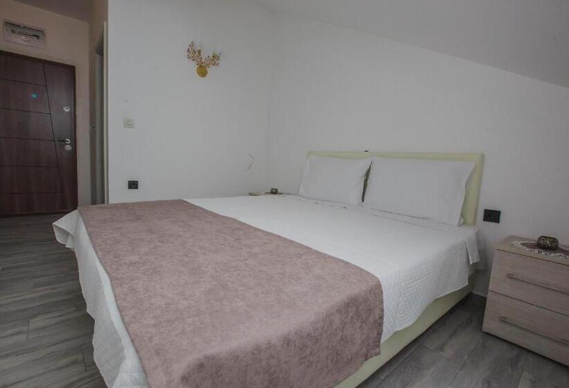 חדר סטנדרט, Dapčević