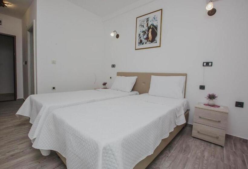 חדר סטנדרט, Dapčević