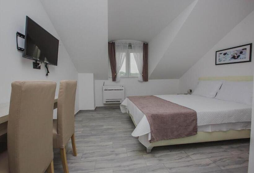 חדר סטנדרט, Dapčević