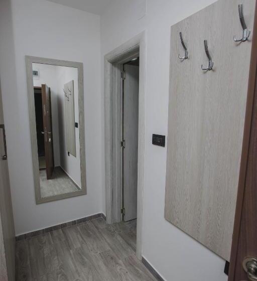 דירת חדר עם טרסה, Dapčević