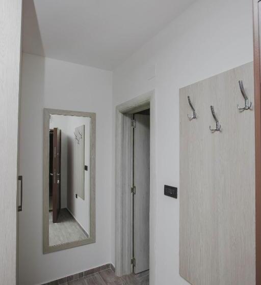 דירת חדר עם טרסה, Dapčević