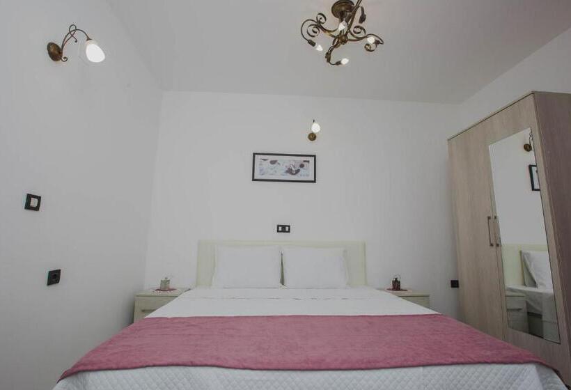 דירת חדר עם טרסה, Dapčević