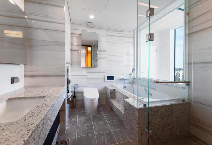 海景套房, Grand Lct Residence