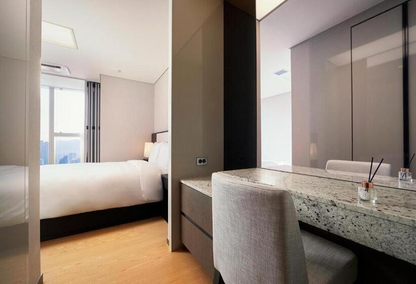 Королевский Люкс, Grand Lct Residence