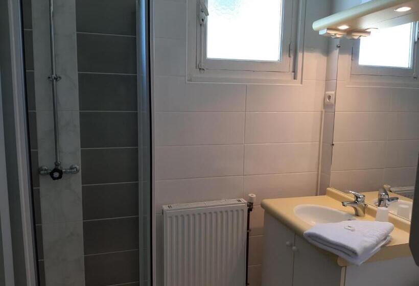 스탠다드 룸 킹사이즈 침대, Home Des Pins Sarl