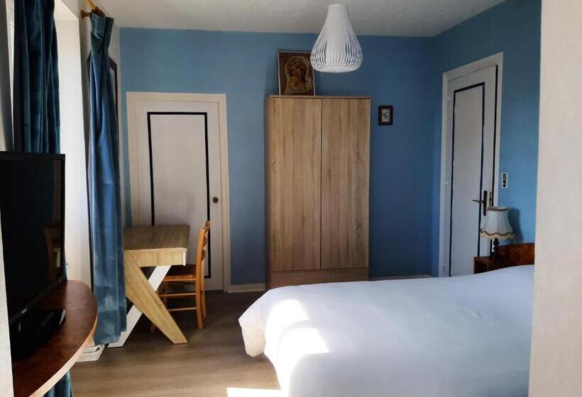 트리플 클래식 룸, Home Des Pins Sarl