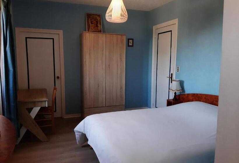 트리플 클래식 룸, Home Des Pins Sarl