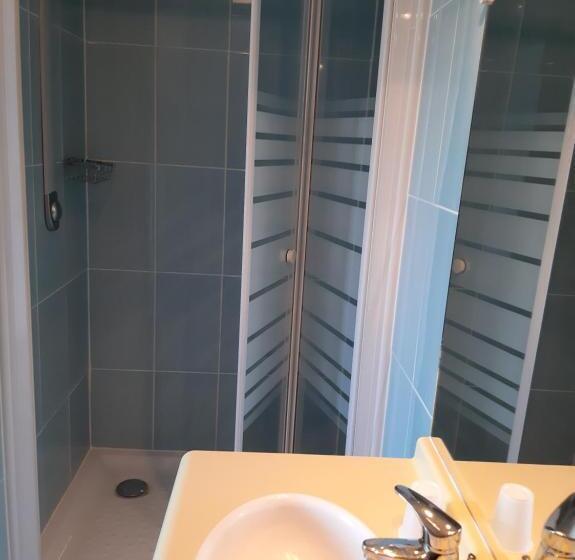 스탠다드 트리플 룸, Home Des Pins Sarl