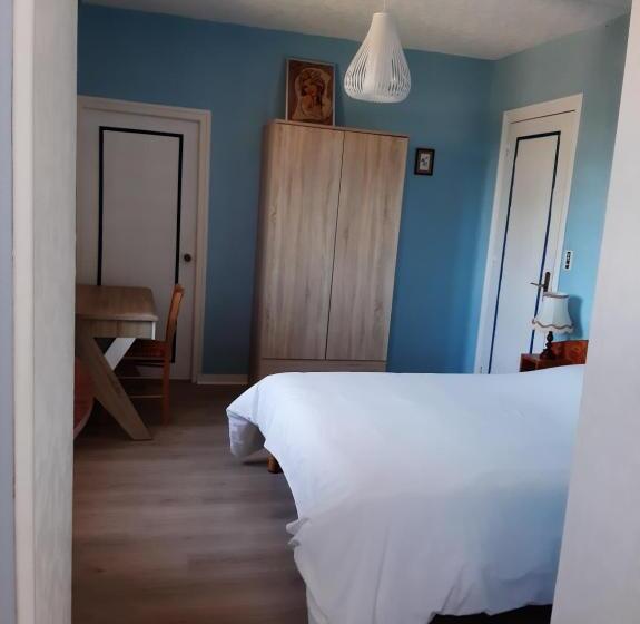 스탠다드 트리플 룸, Home Des Pins Sarl