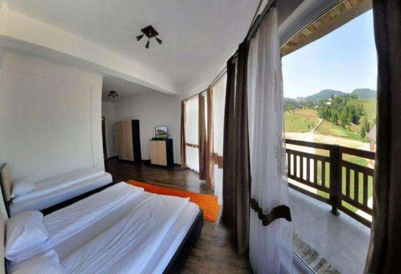 غرفة عائلية مطلّة علي الجبل, Perla Apusenilor