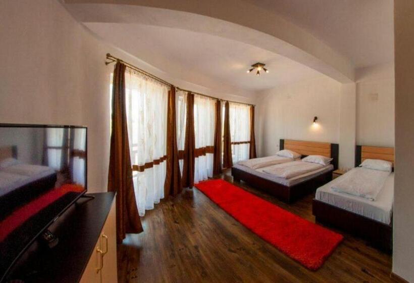 غرفة عائلية مطلّة علي الجبل, Perla Apusenilor