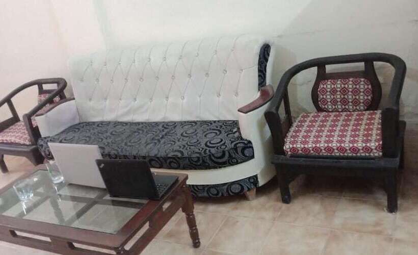 اتاق لوکس سه تخته, Autobahn Guest House