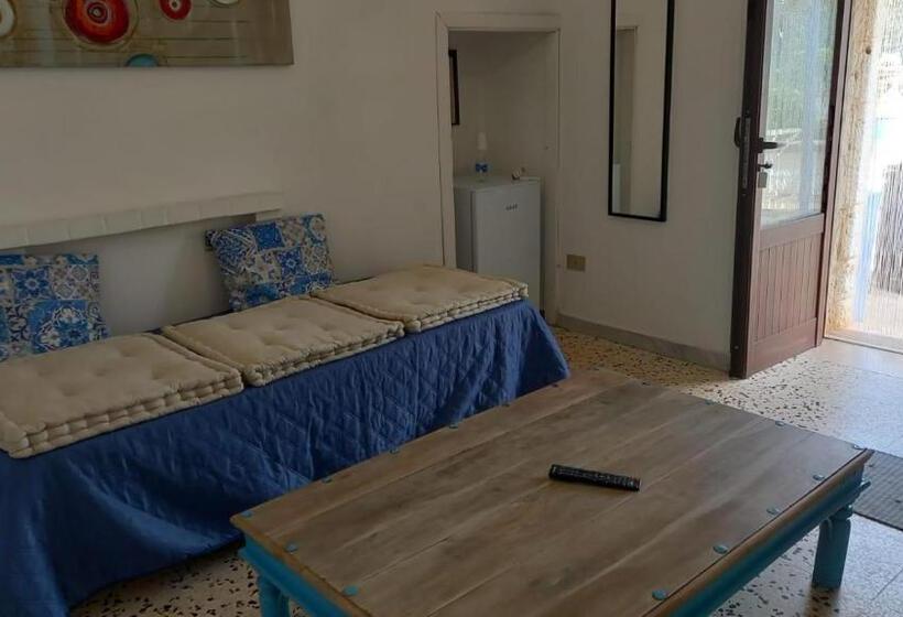 اتاق خانوادگی, Casa Bianca Alme