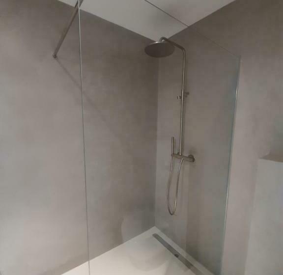 سوئیت با تخت بزرگ, Dvor Vipolže