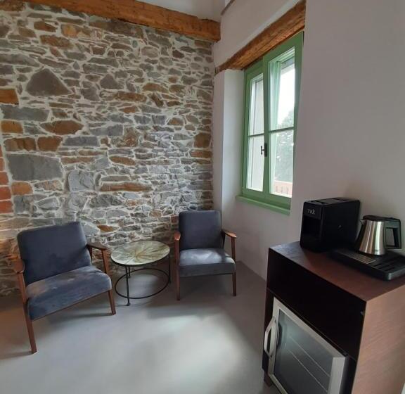 Deluxe Suite King Bed, Dvor Vipolže