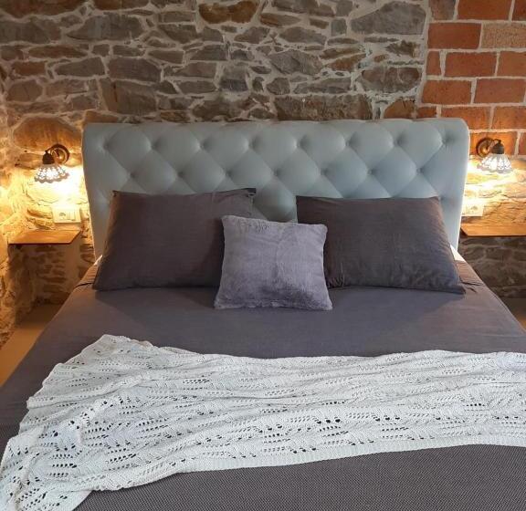 Deluxe Suite King Bed, Dvor Vipolže