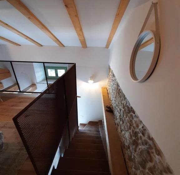 اتاق سوپریور خانوادگی, Dvor Vipolže