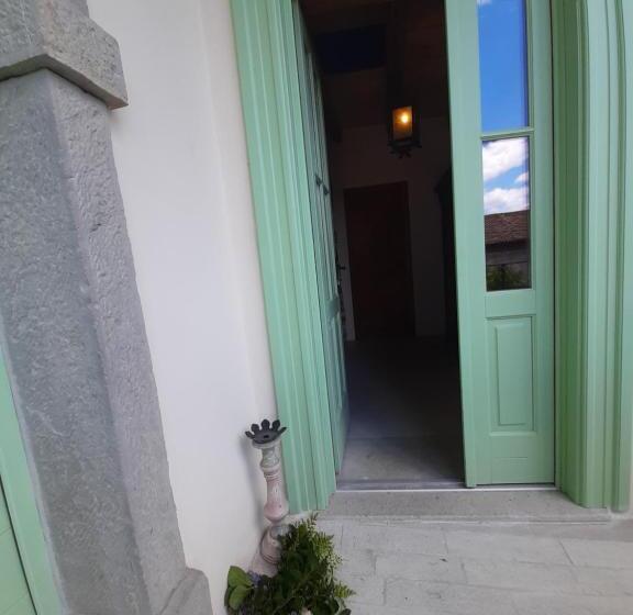 سوییت اجرایی, Dvor Vipolže