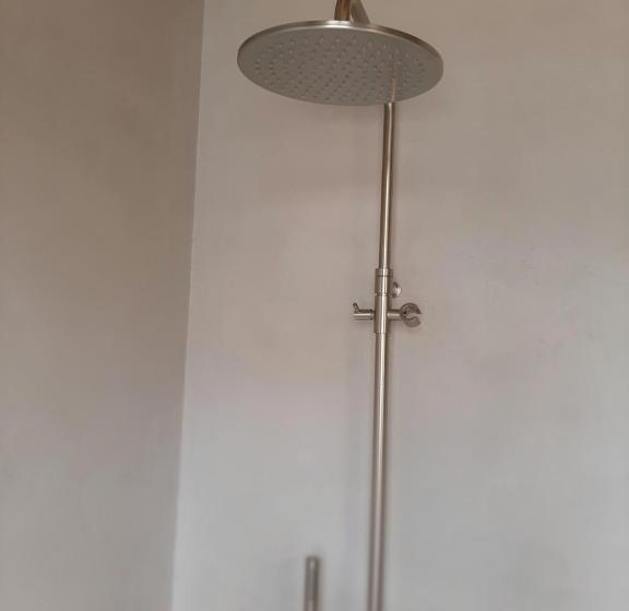 سوییت اجرایی, Dvor Vipolže